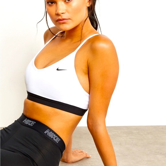 Nike Bra - Picture 2 of 10